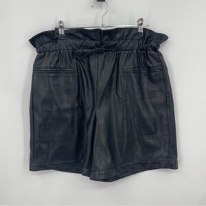 KENDALL + KYLIE Vegan faux Leather Paperbag Short Black Size M